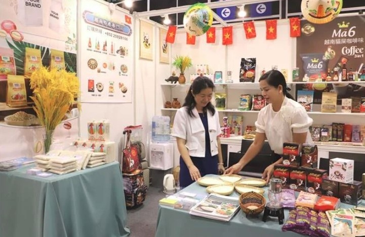 vietnam attends international food expo in hong kong china picture 1