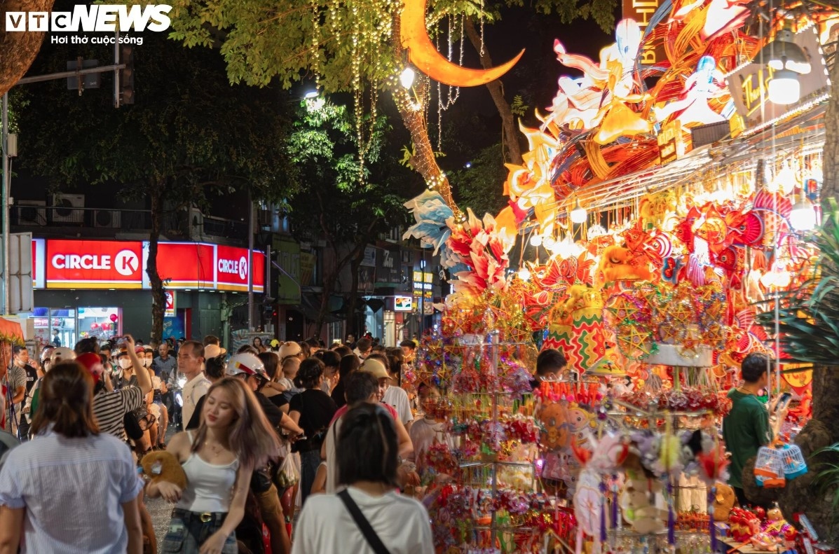 hang ma street gets hectic as mid-autumn festival nears picture 4