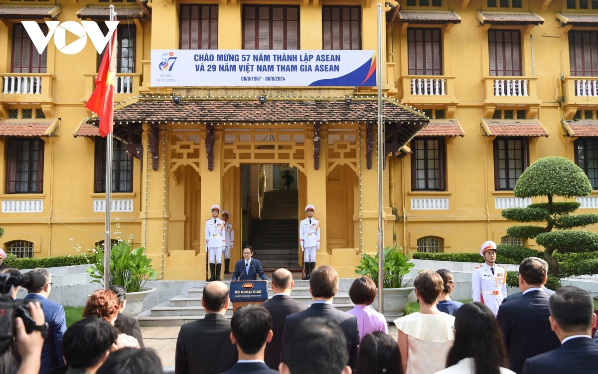 flag hoisting ceremony celebrates asean s 57th founding anniversary picture 2