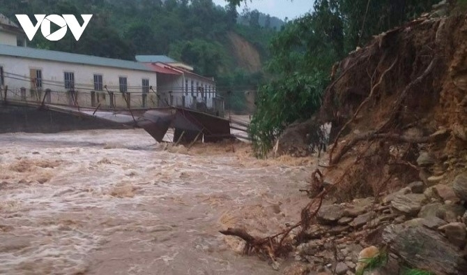 Northern Vietnam warned about severe flooding as river water levels swell up