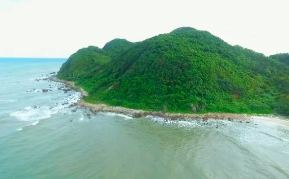  heritage journey connects ha long bay, bai tu long bay picture 1