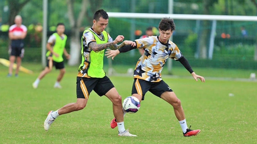 chuyen nhuong v-league moi nhat cuu cau thu hagl cap ben doi hang nhat hinh anh 1