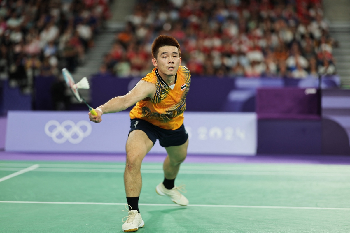 thua dai de axelsen, tay vot thai lan gianh hcb cau long olympic paris hinh anh 1