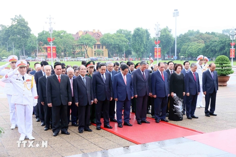 lanh dao Dang, nha nuoc vao lang vieng chu tich ho chi minh nhan dip quoc khanh hinh anh 2