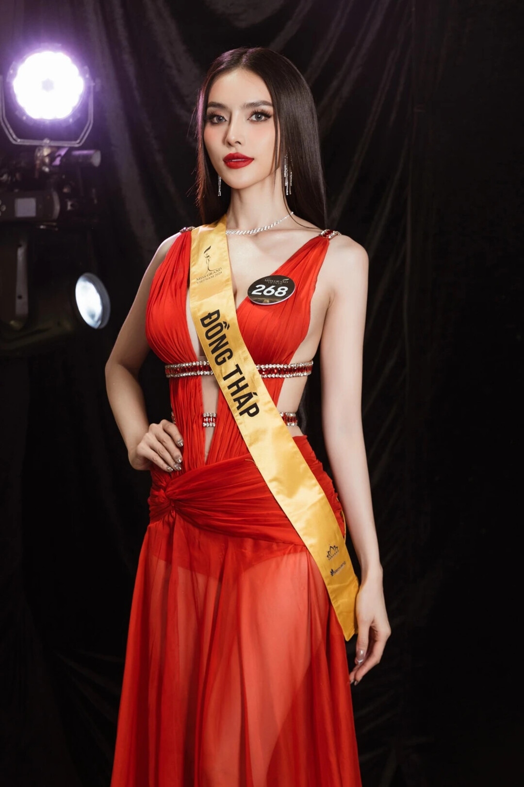 le-phan-hanh-nguyen-tai-miss-grand-vietnam-2024-24-1722486290.jpg