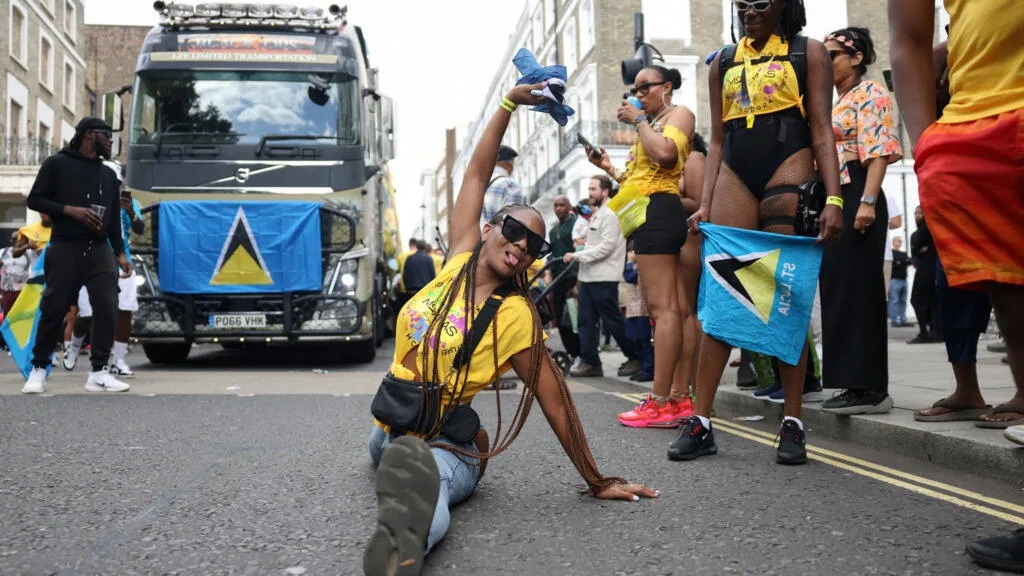 nhieu nguoi bi dam tai le hoi notting hill carnival, anh hinh anh 1