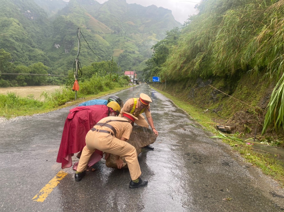 cao bang tang cuong chi dao van hanh cac ho chua thuy loi, thuy dien hinh anh 3