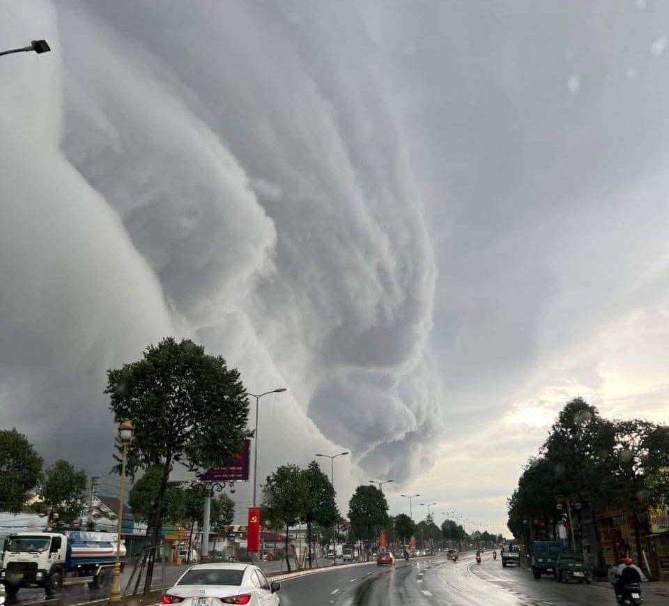 giai ma hien tuong may cuon ky la tren bau troi binh duong hinh anh 1