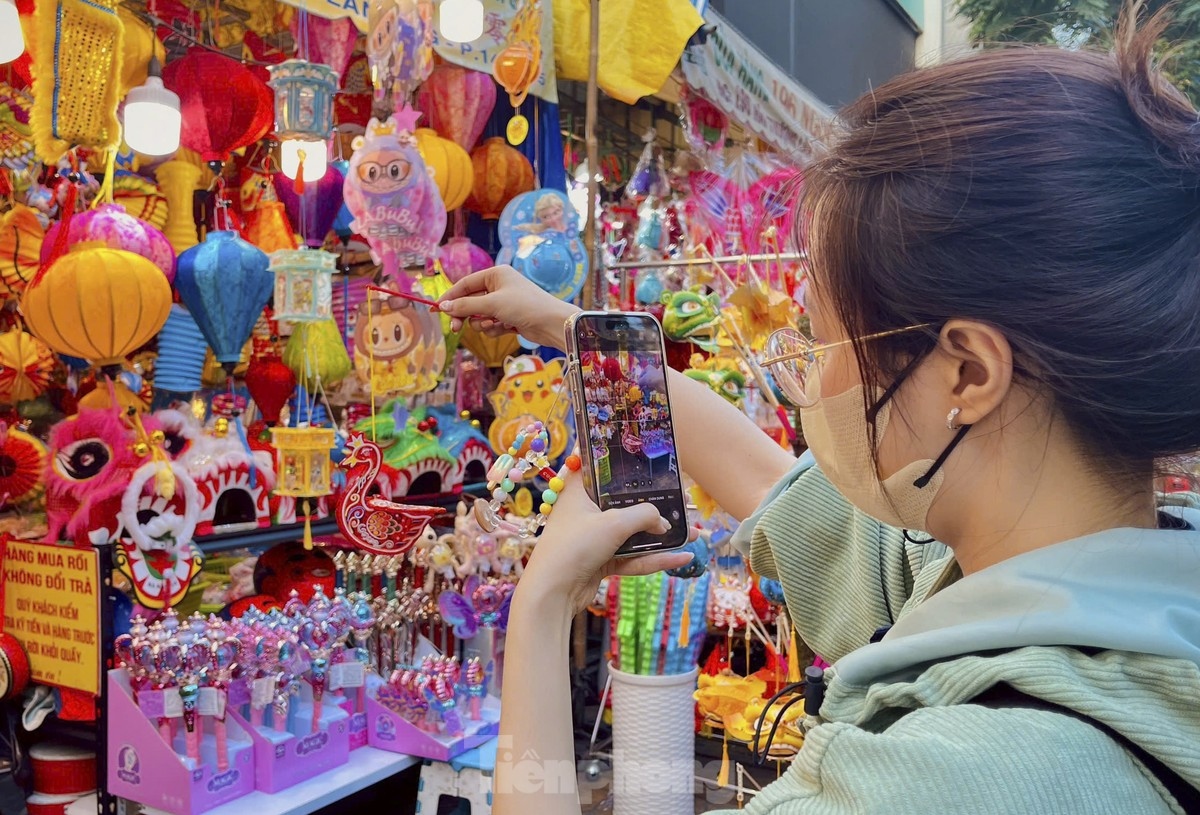 city lantern street warms up for mid-autumn festival 2024 picture 7