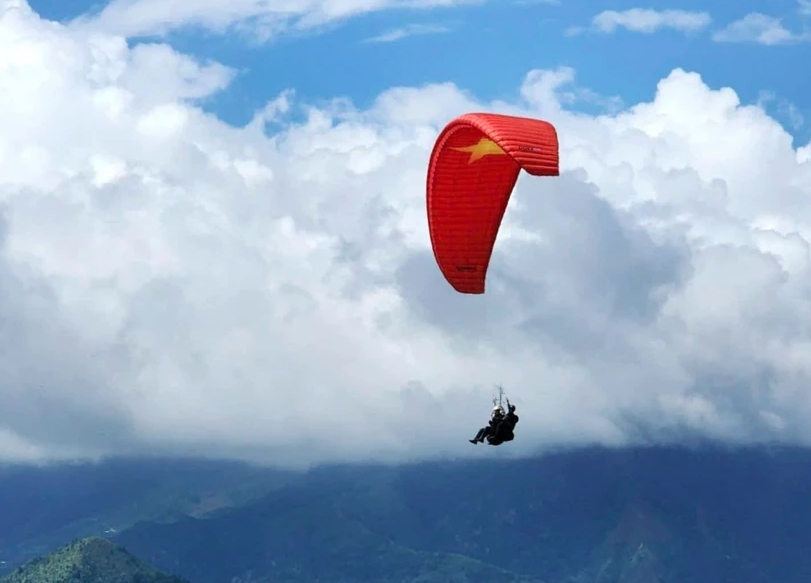 mu cang chai to host paragliding festival during national day holiday picture 1