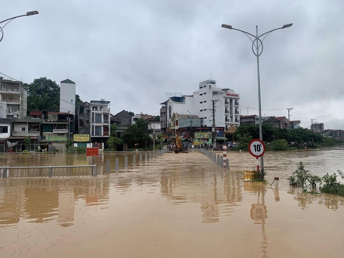 hon 200 ngoi nha cung gan 900ha cay trong tai cao bang bi anh huong do mua lu hinh anh 7