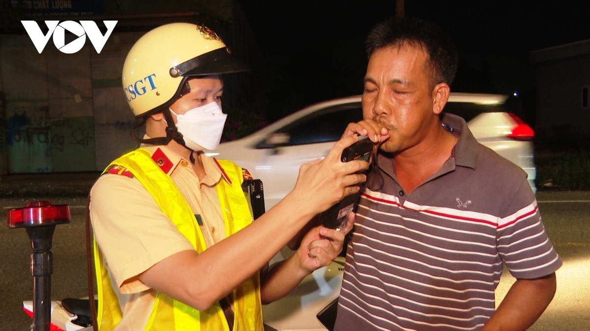 Hạ tiền phạt nồng độ cồn có đối nghịch với quy định "cấm tuyệt đối" của Quốc hội