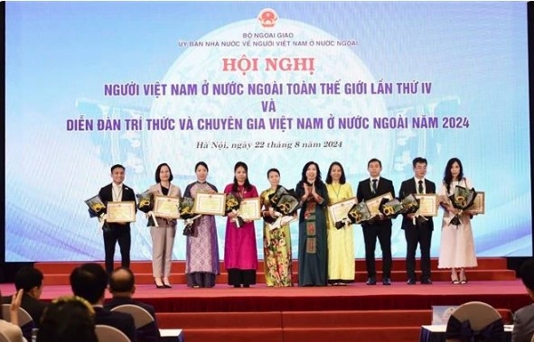 4th World Conference of Overseas Vietnamese wraps up