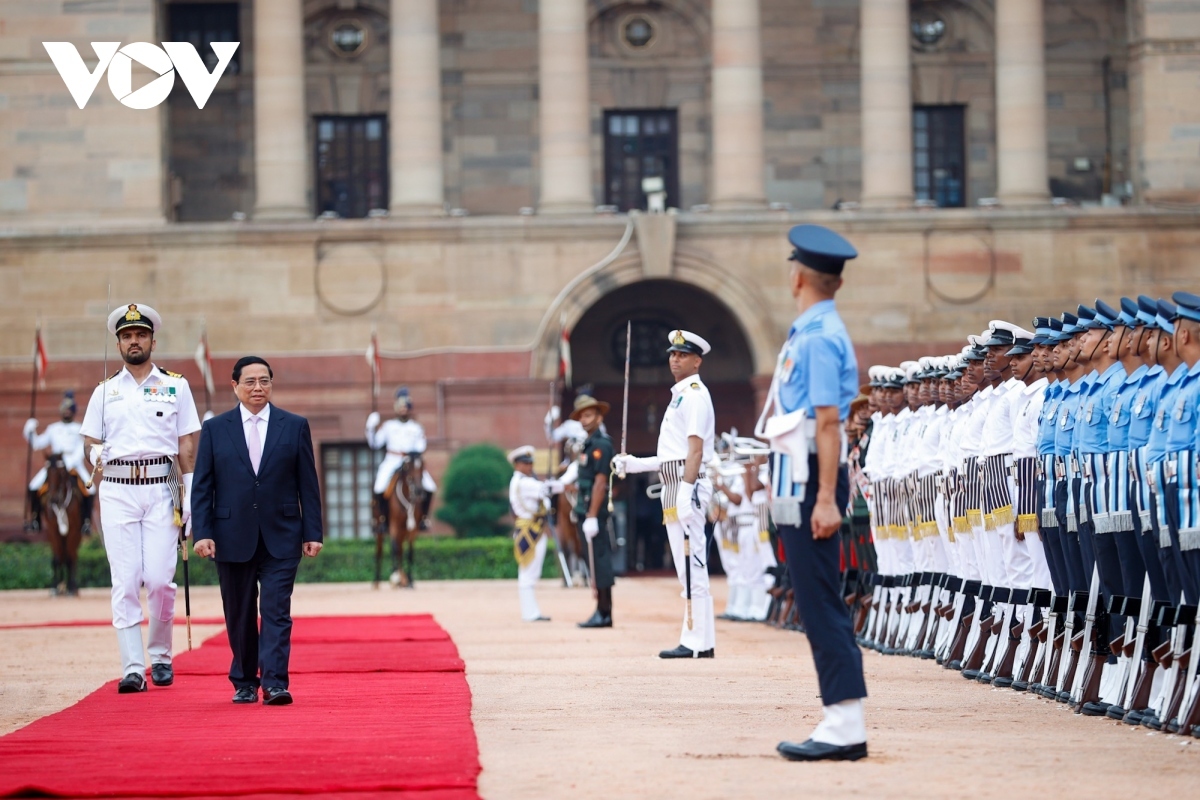 official welcome ceremony held for pm pham minh chinh in india picture 3