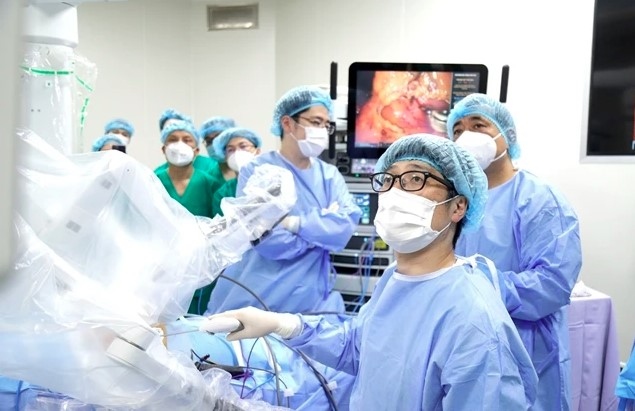 robotic surgery revolutionises vietnam s healthcare system picture 1