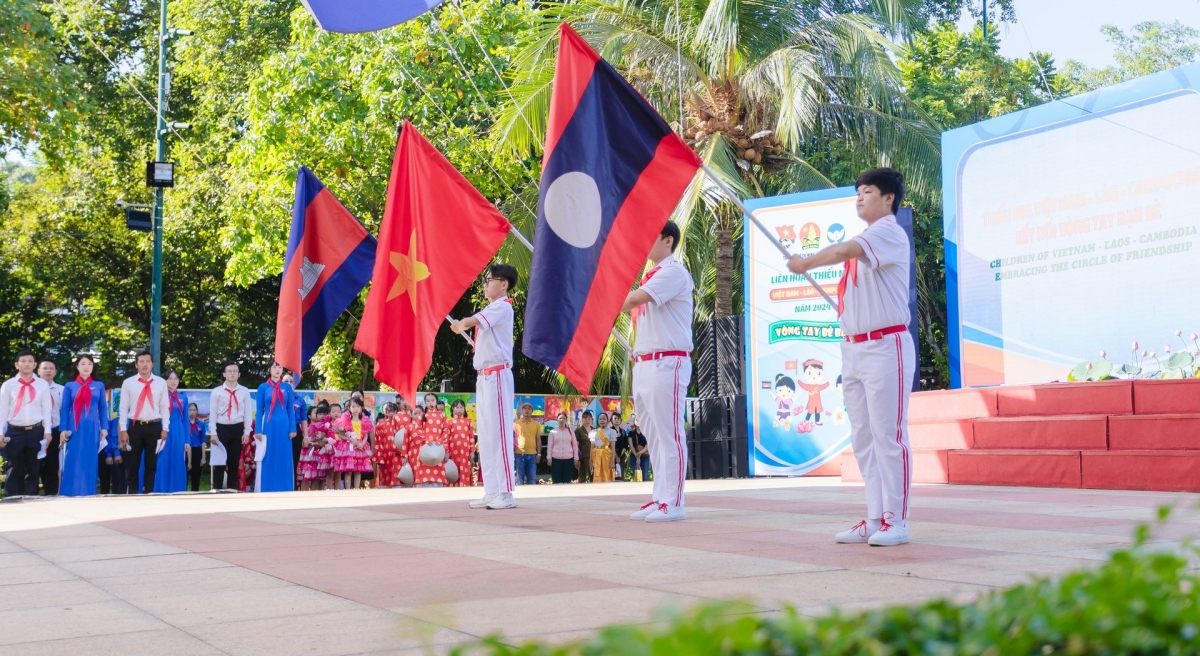 vietnam-laos-cambodia youth festival attracts nearly 200 students picture 3