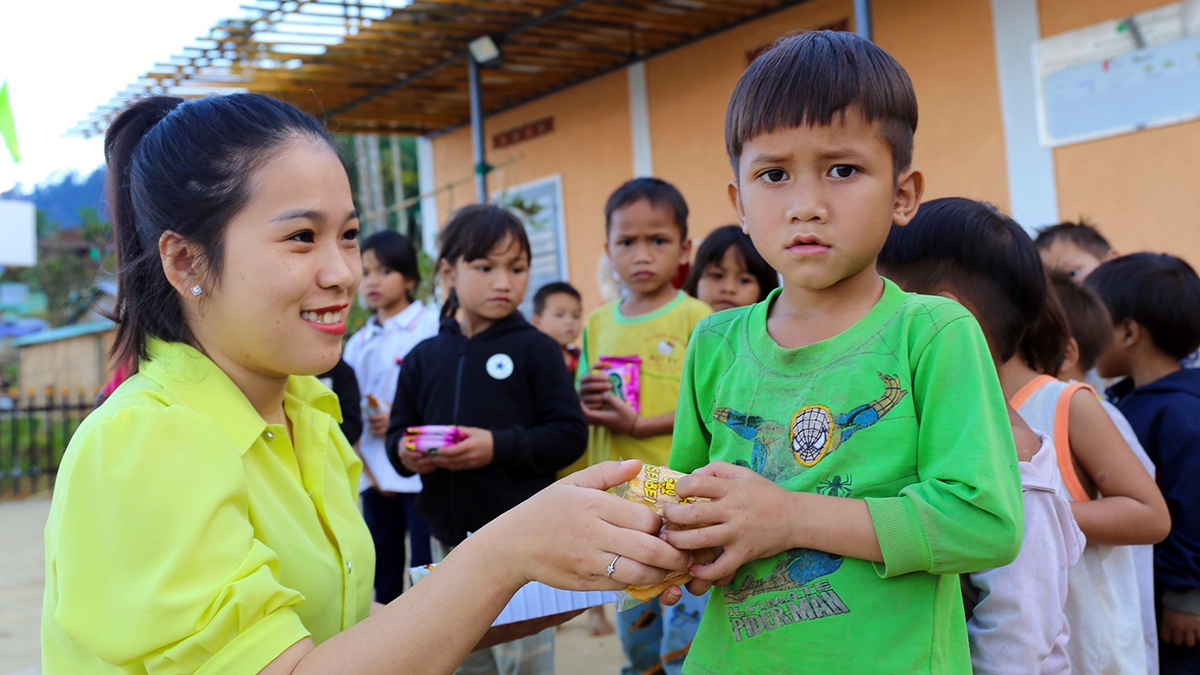 quang nam thieu gan 2.400 giao vien nam hoc moi 2024-2025 hinh anh 2