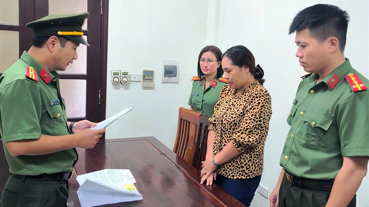 khoi to doi tuong lua dao nhan lam ho so di xuat khau lao dong o ninh binh hinh anh 1