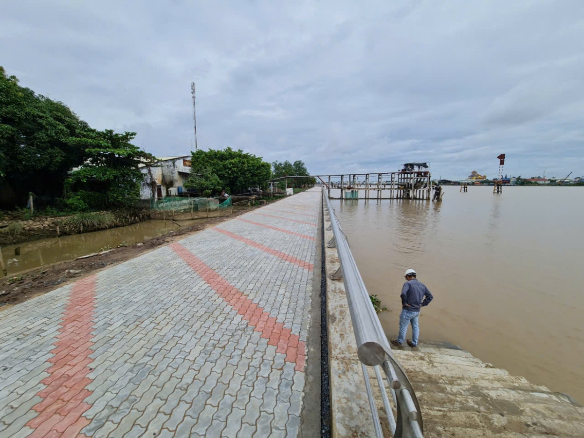 Tiền Giang hoàn thành công trình xây bờ kè bảo vệ cồn Tân Long