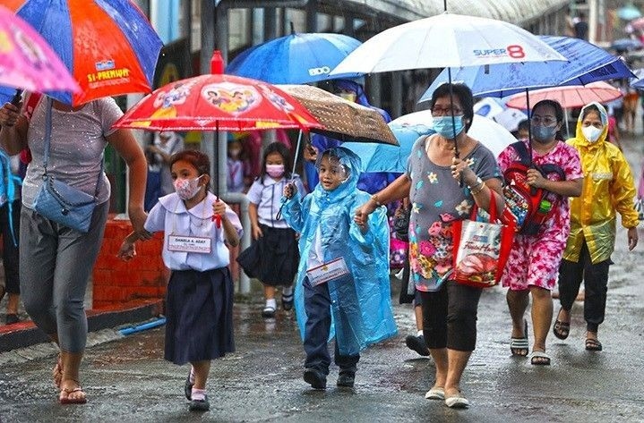 philippines dong cua nhieu truong hoc truoc kha nang hinh thanh bao hinh anh 1