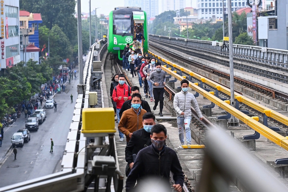 Tàu Cát Linh - Hà Đông gặp lỗi kỹ thuật, dừng hoạt động gần 1 giờ