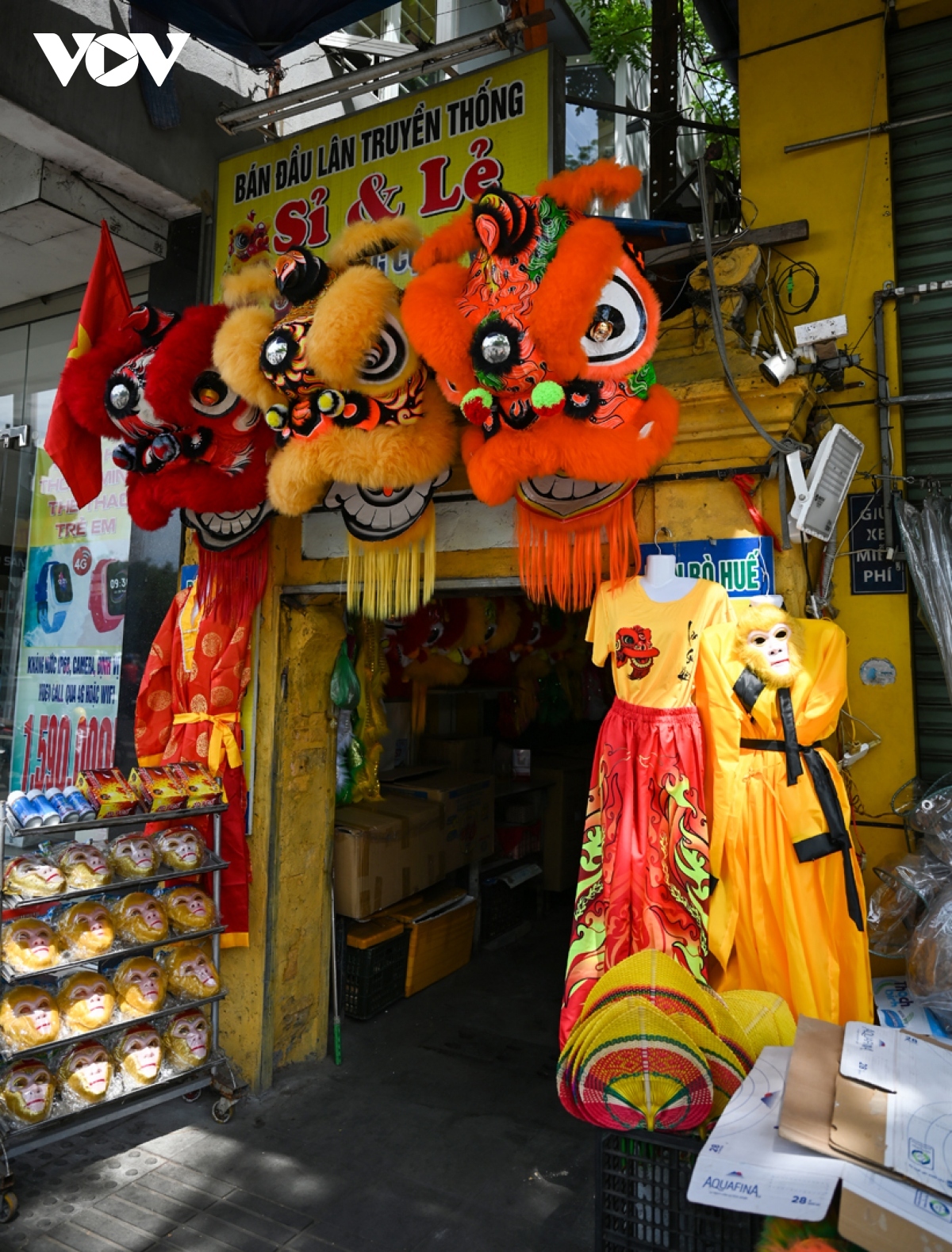 hue toy market rallies for mid-autumn festival 2024 picture 1