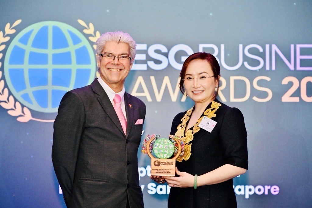 ttc agris Dai dien viet nam duy nhat duoc vinh danh tai esg business awards 2024 singapore hinh anh 1