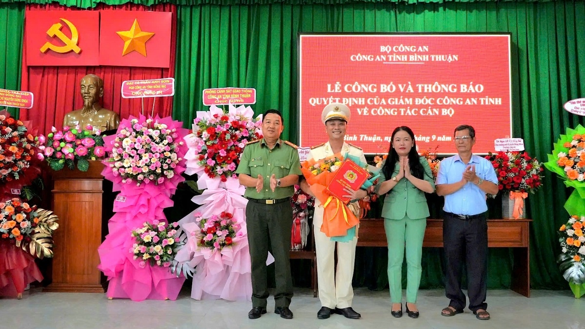 cong an tinh binh thuan cong bo quyet dinh ve cong tac can bo hinh anh 1