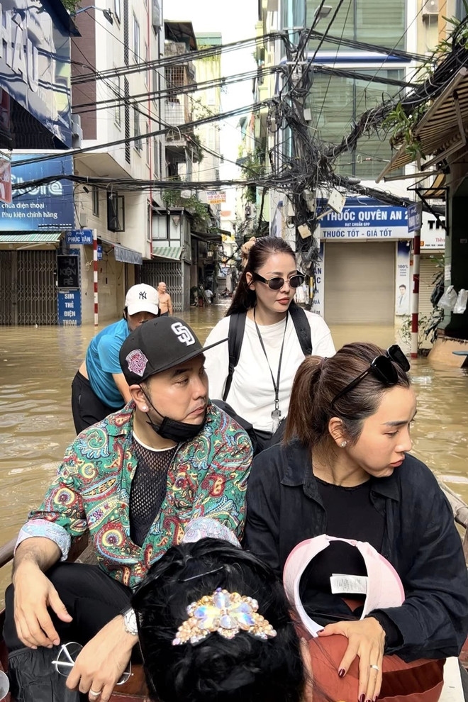 sao viet 14 9 Ung hoang phuc len tieng ve tranh cai di cuu tro tai ha noi hinh anh 1