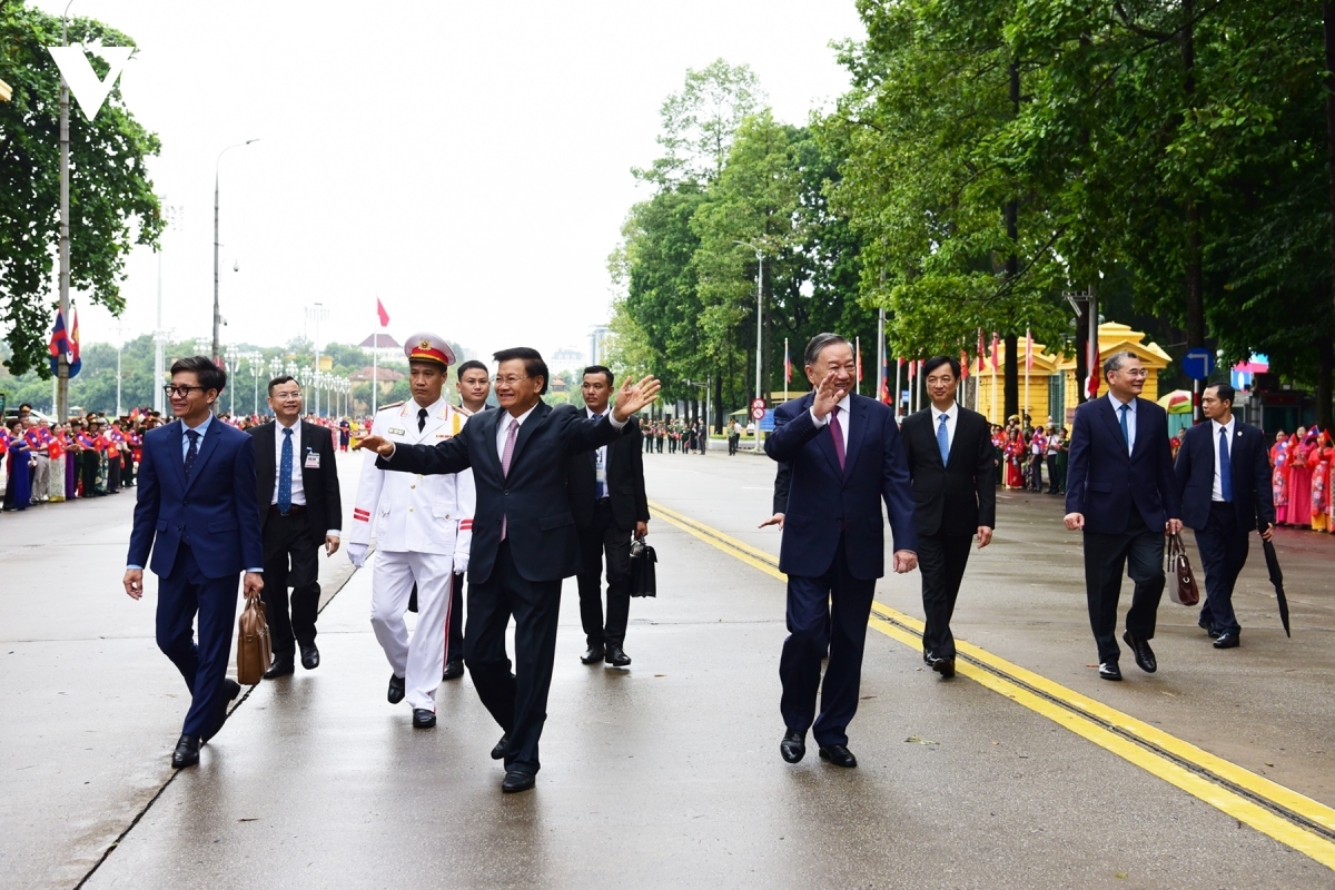 top lao leader thongloun sisoulith warmly welcomed in hanoi on official visit picture 5