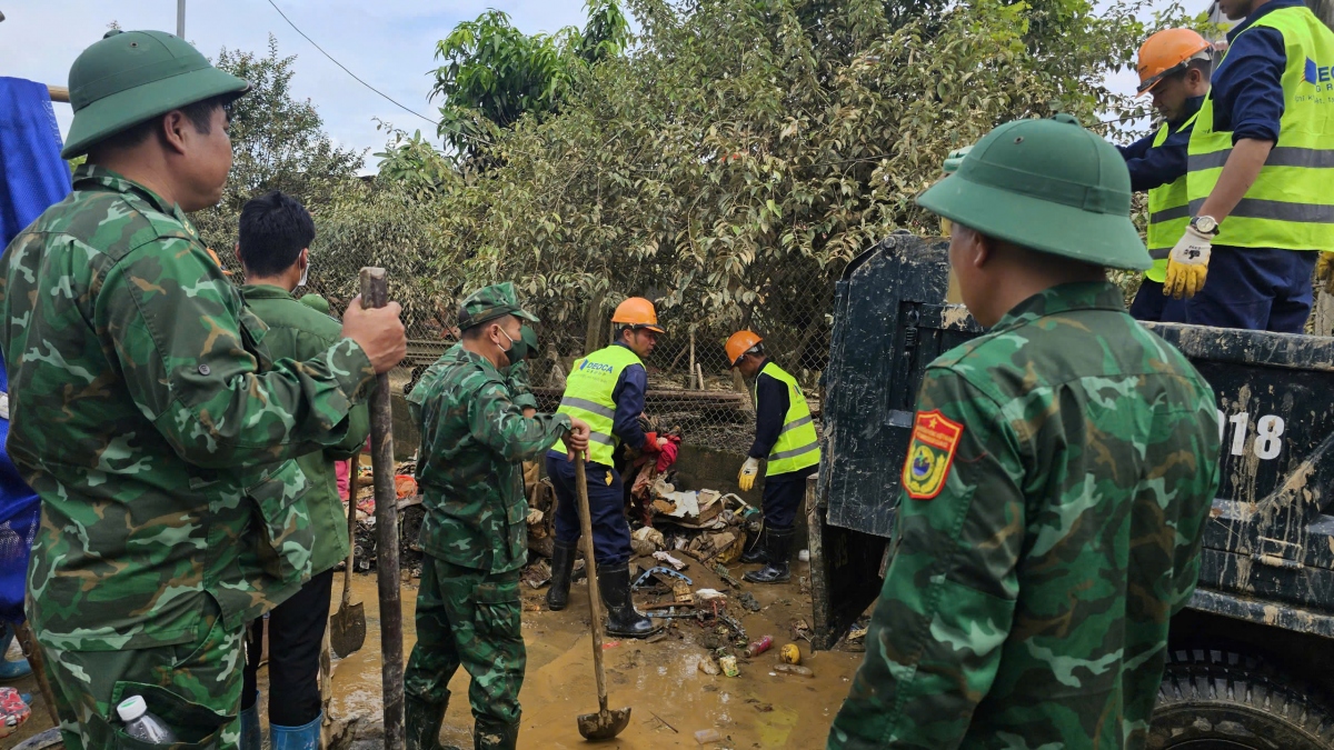 Deo ca chung tay ho tro khac phuc thiet hai bao yagi tai cac dia phuong hinh anh 7