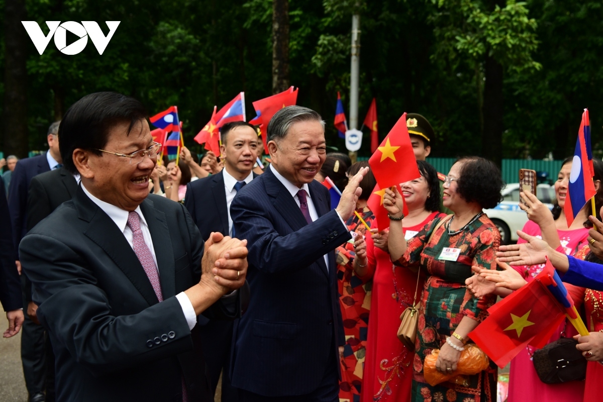 top lao leader thongloun sisoulith warmly welcomed in hanoi on official visit picture 6