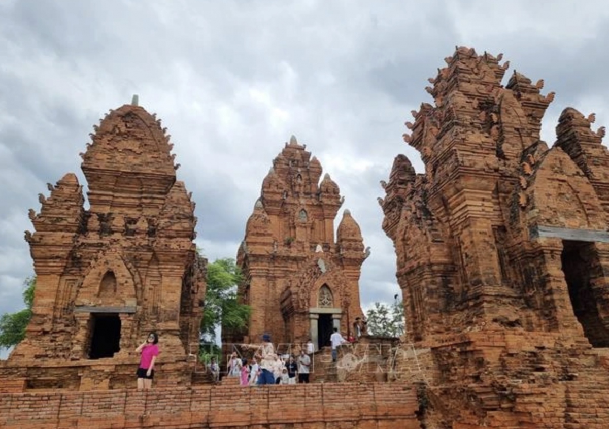 ninh thuan weaves cultural heritage into transformation of local tourism picture 1