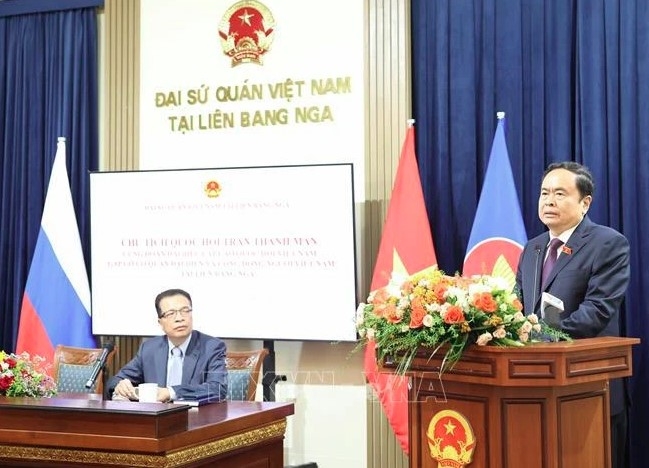 na chairman meets vietnamese in russia picture 1