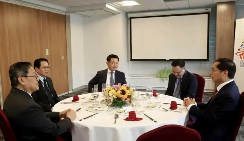 Deputy PM meets Lao, Cambodian counterparts in New York