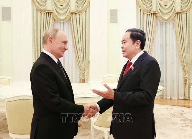 top vietnamese legislator meets president putin in moscow picture 1