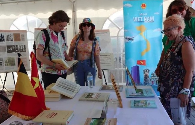 late party leader s book grabs public attention at belgium festival picture 1