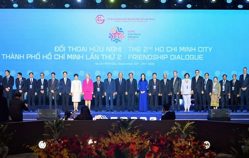 global mayors pledge cooperation to drive sustainable industrial revolution picture 1