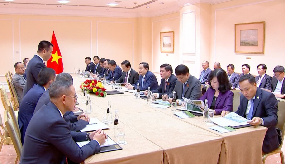 top legislator meets with vietnamese businesses in russia picture 1