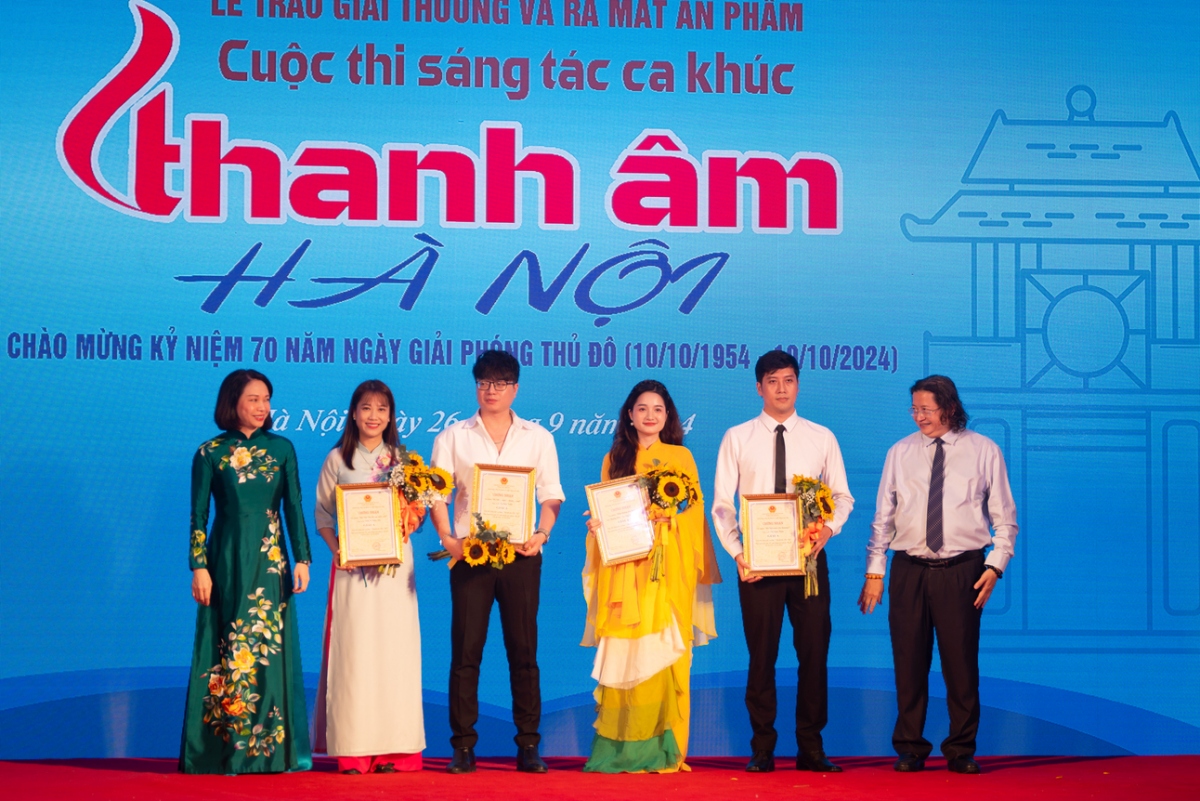 nhac si vu ngoc Dam doat giai a sang tac ve ha noi hinh anh 2