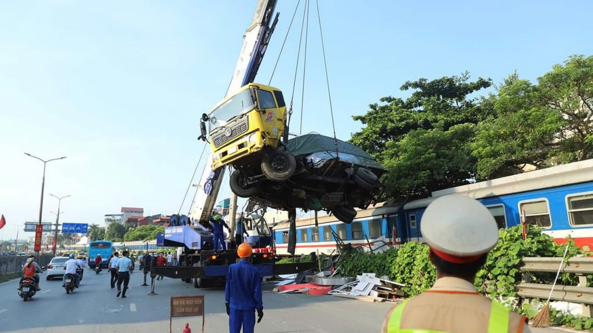 O to tai va cham nghiem trong voi tau hoa tai thanh tri, ha noi hinh anh 3