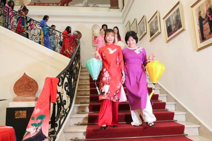 vietnamese ao dai heritage club debuts in belgium picture 1