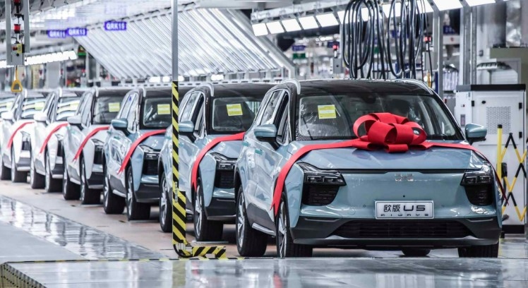 chinese electric vehicles spark debate over protection of vn s auto industry picture 1