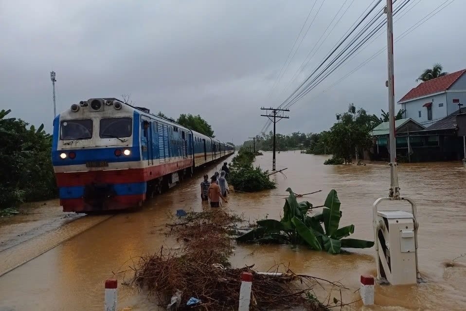 Da thong tuyen duong sat bac - nam sau bao so 3 hinh anh 1