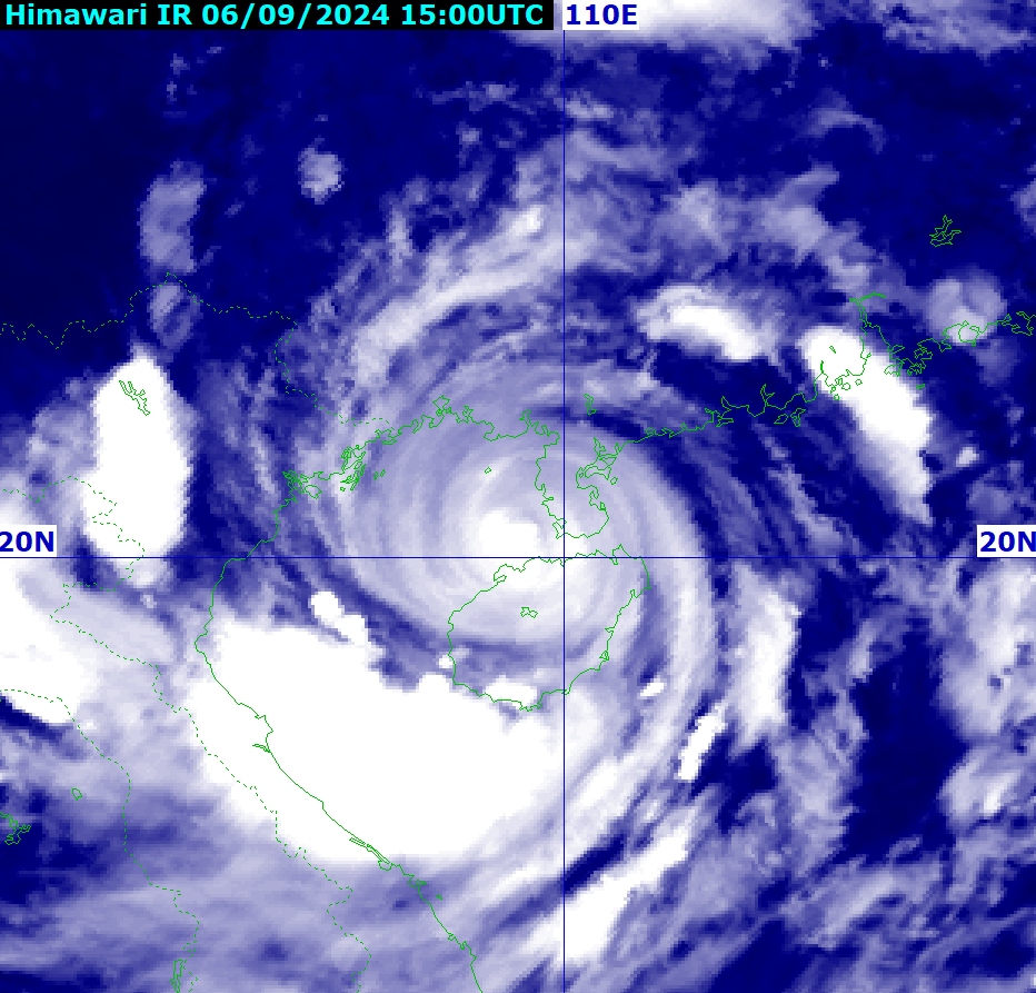 Bão số 3 giảm cấp, cách Quảng Ninh khoảng 300km