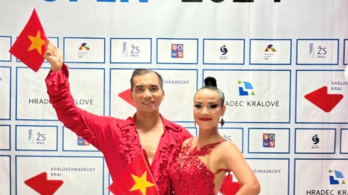 Cặp VĐV Dancesport Việt Nam lọt tốp 50 thế giới lứa tuổi trung niên