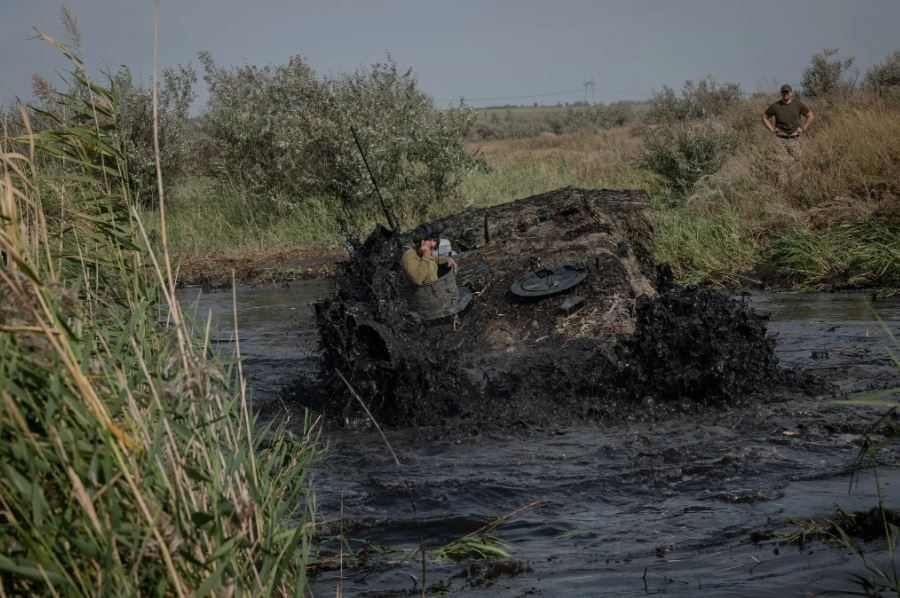 mat tran mien Dong ukraine ruc chay, nga khong tu bo muc tieu tien ve pokrovsk hinh anh 1