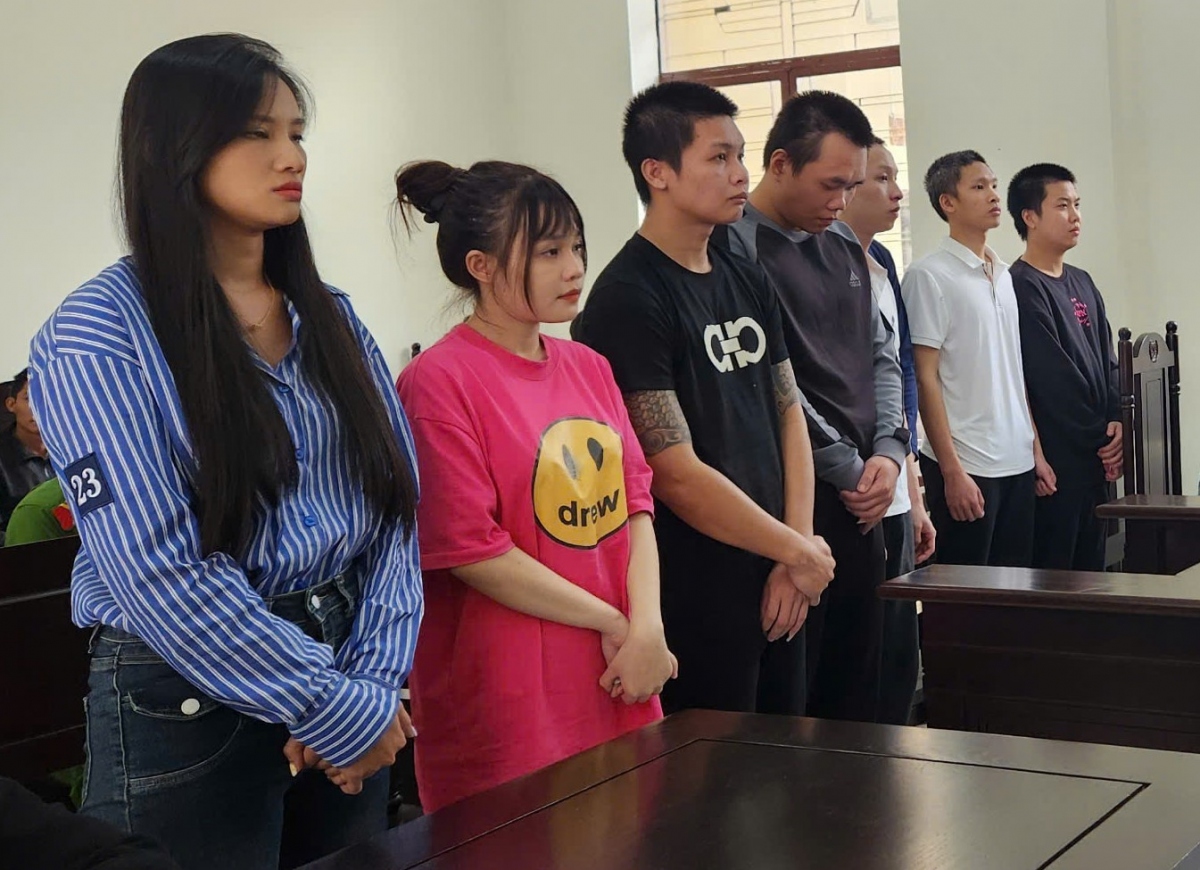 Mở “tiệc” ma tuý, nhóm 8 người chia nhau hơn 54 năm tù giam