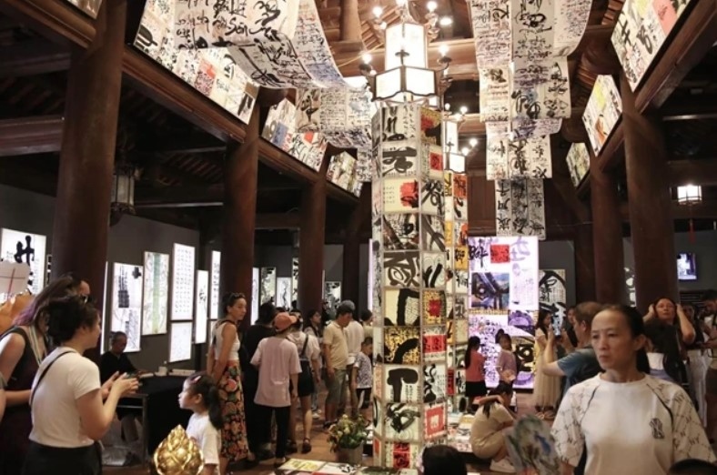 illuminated calligraphy artworks exhibited at hanoi s temple of literature picture 1