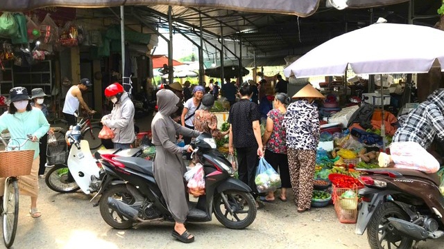 nguoi ha noi do xo mua thuc pham du tru do lo ngai anh huong cua bao so 3 hinh anh 2